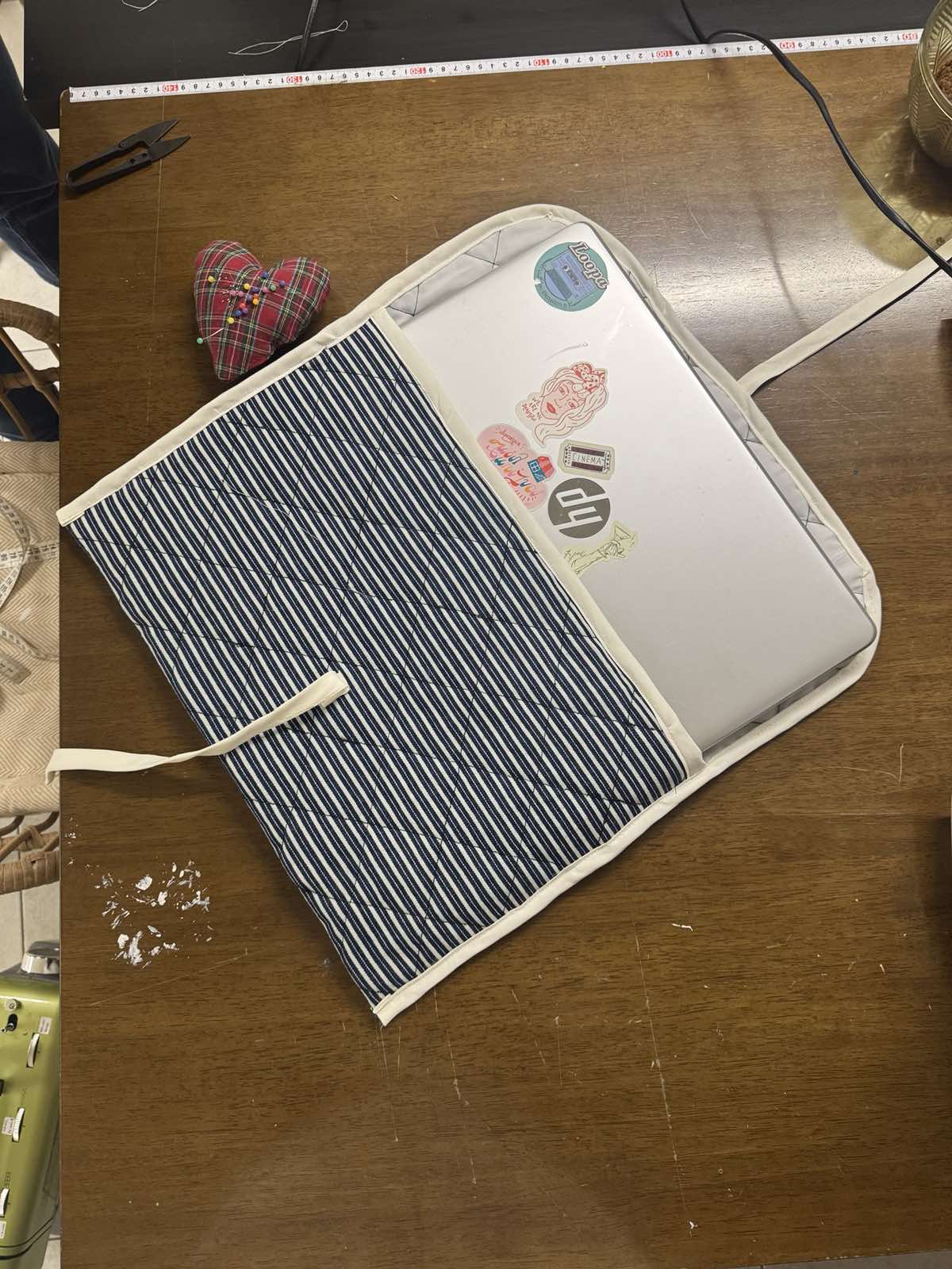 Folded laptop / book case