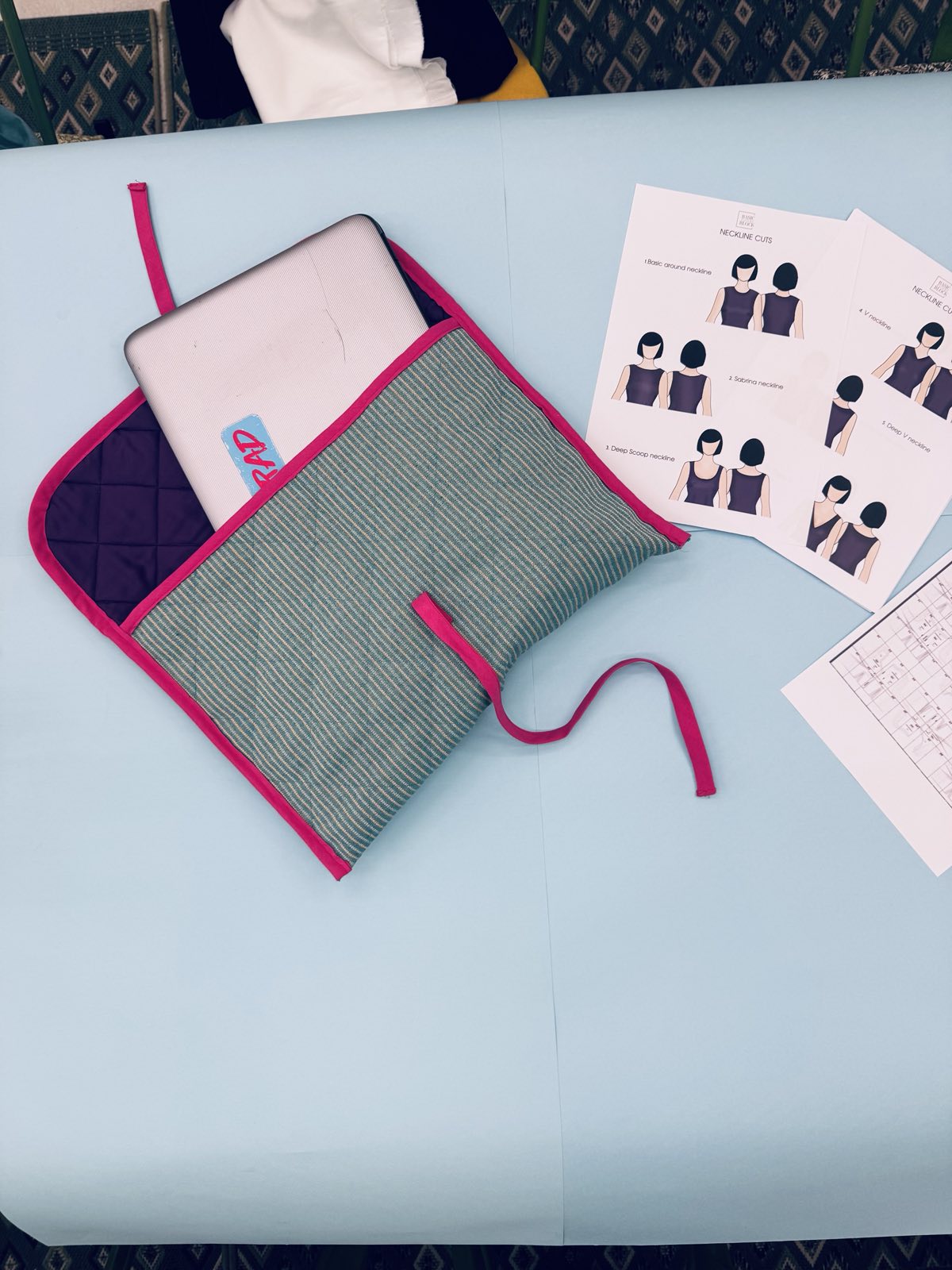 Folded laptop / book case